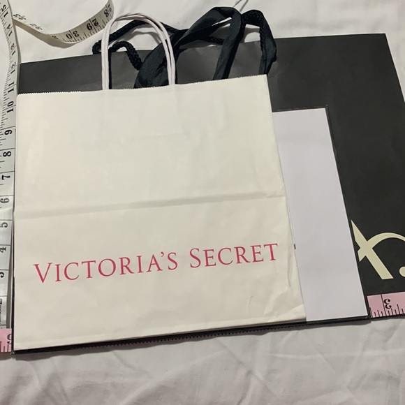 Gift Bags & Box - Picture 6 of 14